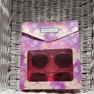 Foster Grant Floral Sunglasses Set